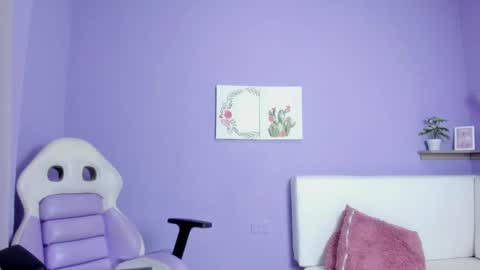 Carolina  online show from 1, 3, 2025