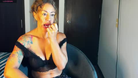 Snapshot of carolina_zaens chatting on 22, 4, 2026 carolina_zaens online show from 22, 4, 2026
