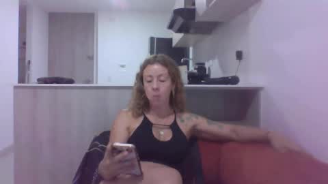 Snapshot of carolina_zaens chatting on 9, 5, 2026 carolina_zaens online show from 9, 5, 2026