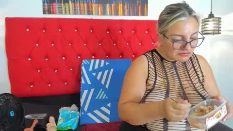 Carolina online show from 17, 10, 2025