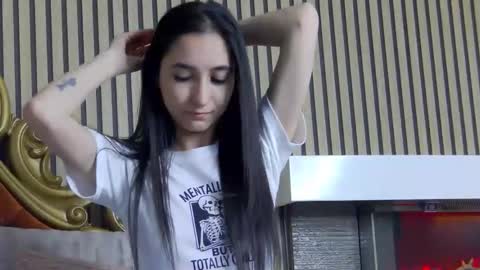 Snapshot of carolinahart chatting on 18, 4, 2026 carolinahart online show from 18, 4, 2026