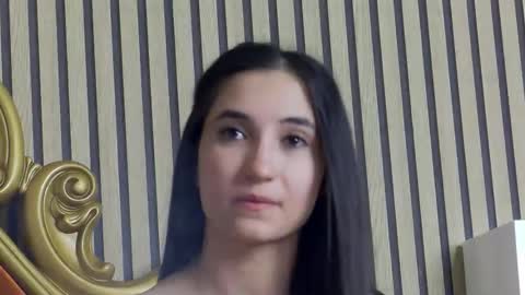 Snapshot of carolinahart chatting on 19, 4, 2026 carolinahart online show from 19, 4, 2026