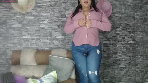 Snapshot of carolinajamess chatting on 26, 11, 2025 Camelia online show from 26, 11, 2025