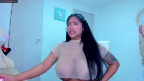 Snapshot of carolinalovehot chatting on 22, 11, 2025 Carolina online show from 22, 11, 2025