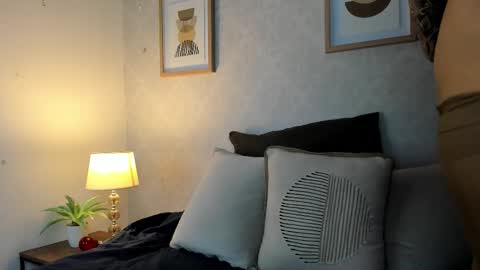  Caroline  online show from 6, 11, 2025