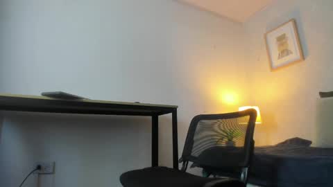  Caroline  online show from 30, 4, 2026