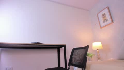  Caroline  online show from 11, 5, 2026