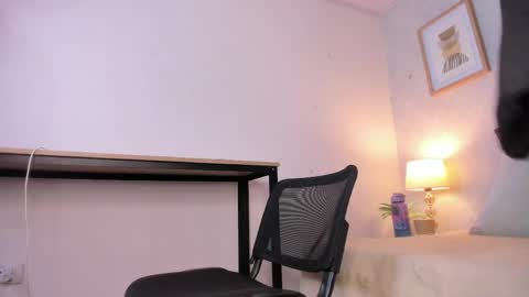  Caroline  online show from 13, 5, 2026