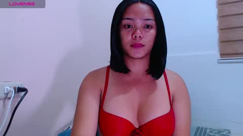 Snapshot of caroline_east chatting on 1, 3, 2025 caroline_east online show from 1, 3, 2025