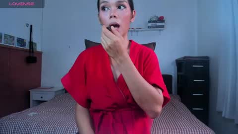 caroline_east online show from 30, 7, 2026