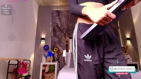 caroline_foster1 online show from 9, 5, 2026