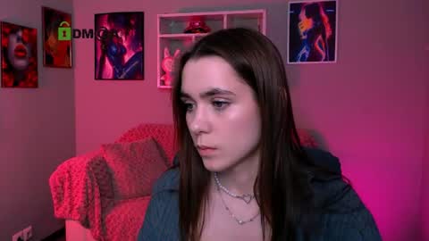 Snapshot of caroline_honeyy chatting on 10, 6, 2026 Caroline online show from 10, 6, 2026