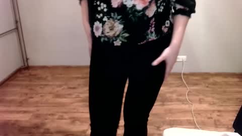 Caroline online show from 5, 3, 2025