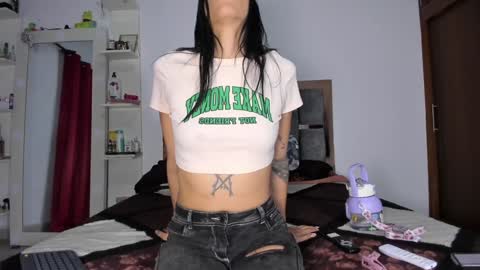 Snapshot of caroline_m8 chatting on 31, 12, 2024 CAROLINE online show from 31, 12, 2024