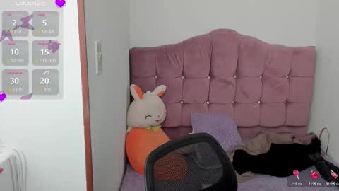 caroline_rodriguez_9 online show from 3, 10, 2025