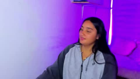 Snapshot of caroline_rodriguez_9 chatting on 6, 1, 2026 caroline_rodriguez_9 online show from 6, 1, 2026