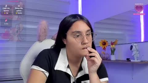 caroline_rodriguez_9 online show from 13, 5, 2026