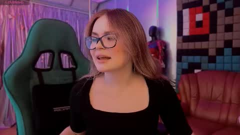 Snapshot of carolinedjoi chatting on 28, 3, 2026 Caroline online show from 28, 3, 2026