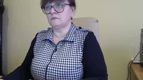 Snapshot of carolinedream_ chatting on 3, 2, 2025 CarolineDream  online show from 3, 2, 2025