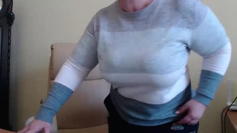Snapshot of carolinedream_ chatting on 5, 2, 2025 CarolineDream  online show from 5, 2, 2025