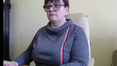 Snapshot of carolinedream_ chatting on 4, 3, 2025 CarolineDream  online show from 4, 3, 2025