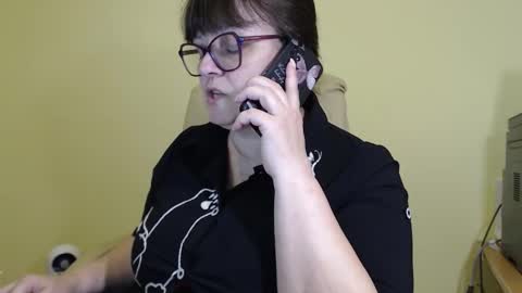 Snapshot of carolinedream_ chatting on 10, 10, 2025 CarolineDream  online show from 10, 10, 2025