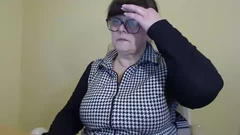 Snapshot of carolinedream_ chatting on 13, 10, 2025 CarolineDream  online show from 13, 10, 2025