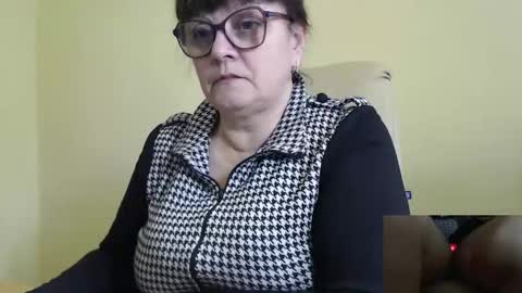Snapshot of carolinedream_ chatting on 21, 10, 2025 CarolineDream  online show from 21, 10, 2025