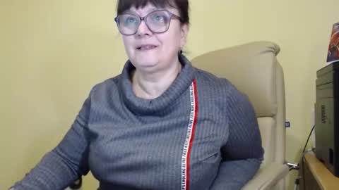 Snapshot of carolinedream_ chatting on 22, 10, 2025 CarolineDream  online show from 22, 10, 2025