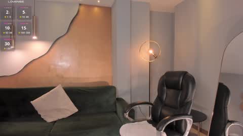 Snapshot of carolinegrace_ chatting on 3, 1, 2025 Caro online show from 3, 1, 2025