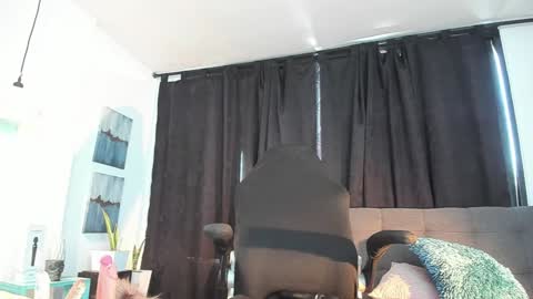 caro online show from 11, 1, 2025