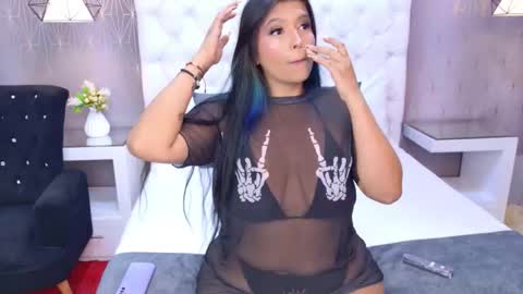 Snapshot of carolinnetaylor chatting on 4, 10, 2025 CarolinneTaylor online show from 4, 10, 2025