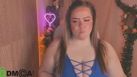 Snapshot of caroll_li chatting on 6, 2, 2025 caroll_li online show from 6, 2, 2025