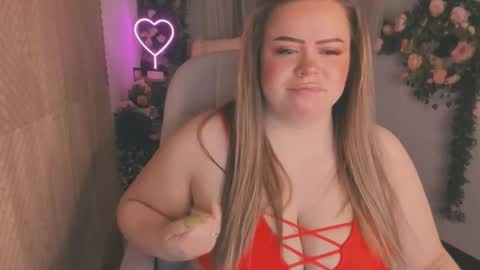 Snapshot of caroll_li chatting on 7, 3, 2025 caroll_li online show from 7, 3, 2025