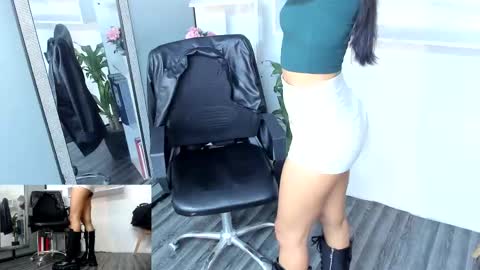 Snapshot of carolu_ chatting on 4, 3, 2025 Caro online show from 4, 3, 2025