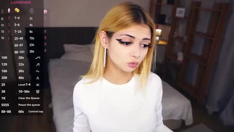 Hello everyone Im Monica Its my first day Were going to have fun together  online show from 18, 11, 2025