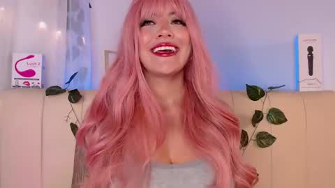 Snapshot of caromartiinnez chatting on 11, 12, 2024 online show from 11, 12, 2024