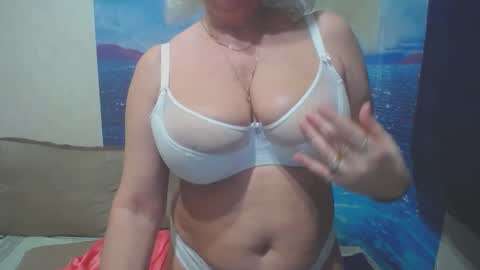 Snapshot of caroncapella chatting on 15, 12, 2024 VicunaCool online show from 15, 12, 2024