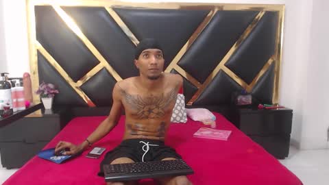 caro y andy online show from 5, 12, 2025