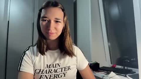 Snapshot of caroylncastellaw chatting on 26, 7, 2026 Sara online show from 26, 7, 2026