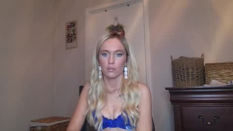 Snapshot of caseygirl6879 chatting on 14, 10, 2025 Casey Lakes online show from 14, 10, 2025