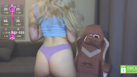 Snapshot of caseylabow chatting on 17, 12, 2024 My name is Casey... Nice to meet you I will be happy to have funthumbs up please its important online show from 17, 12, 2024