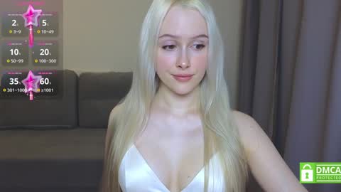 Snapshot of caseylabow chatting on 22, 12, 2024 My name is Casey... Nice to meet you I will be happy to have funthumbs up please its important online show from 22, 12, 2024