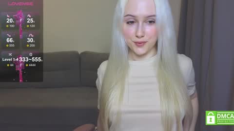 Snapshot of caseylabow chatting on 22, 1, 2025 My name is Casey... Nice to meet you I will be happy to have funthumbs up please its important online show from 22, 1, 2025