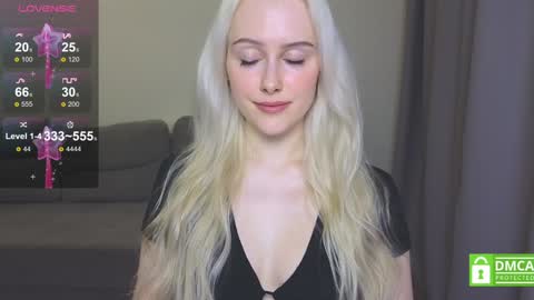 Snapshot of caseylabow chatting on 24, 1, 2025 My name is Casey... Nice to meet you I will be happy to have funthumbs up please its important online show from 24, 1, 2025