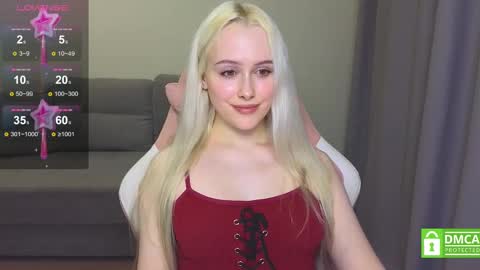 Snapshot of caseylabow chatting on 28, 2, 2025 My name is Casey... Nice to meet you I will be happy to have funthumbs up please its important online show from 28, 2, 2025