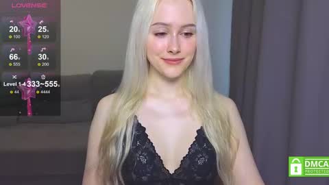 Snapshot of caseylabow chatting on 4, 3, 2025 My name is Casey... Nice to meet you I will be happy to have funthumbs up please its important online show from 4, 3, 2025