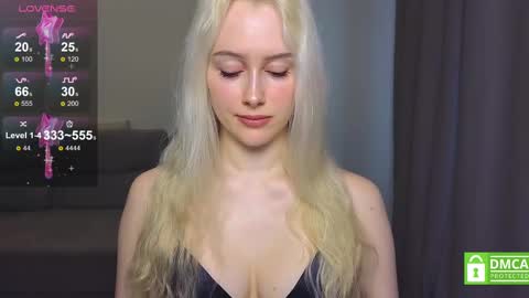 Snapshot of caseylabow chatting on 5, 3, 2025 My name is Casey... Nice to meet you I will be happy to have funthumbs up please its important online show from 5, 3, 2025
