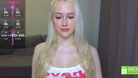 Snapshot of caseylabow chatting on 7, 3, 2025 My name is Casey... Nice to meet you I will be happy to have funthumbs up please its important online show from 7, 3, 2025