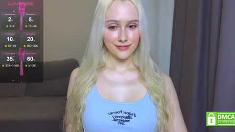 Snapshot of caseylabow chatting on 11, 3, 2025 My name is Casey... Nice to meet you I will be happy to have funthumbs up please its important online show from 11, 3, 2025